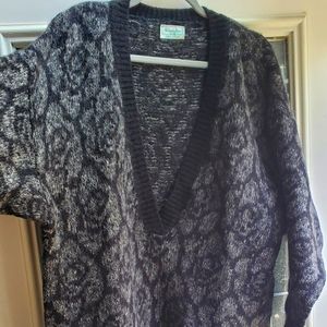 Benetton Vintage V-neck Pull-over sweater